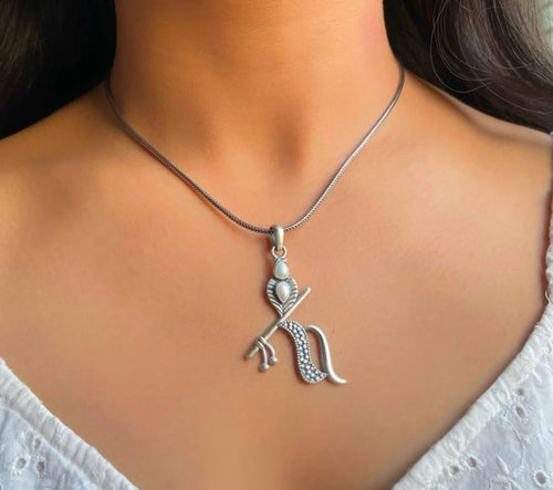 Lord Krishna Silver Pendant - dharmic.store